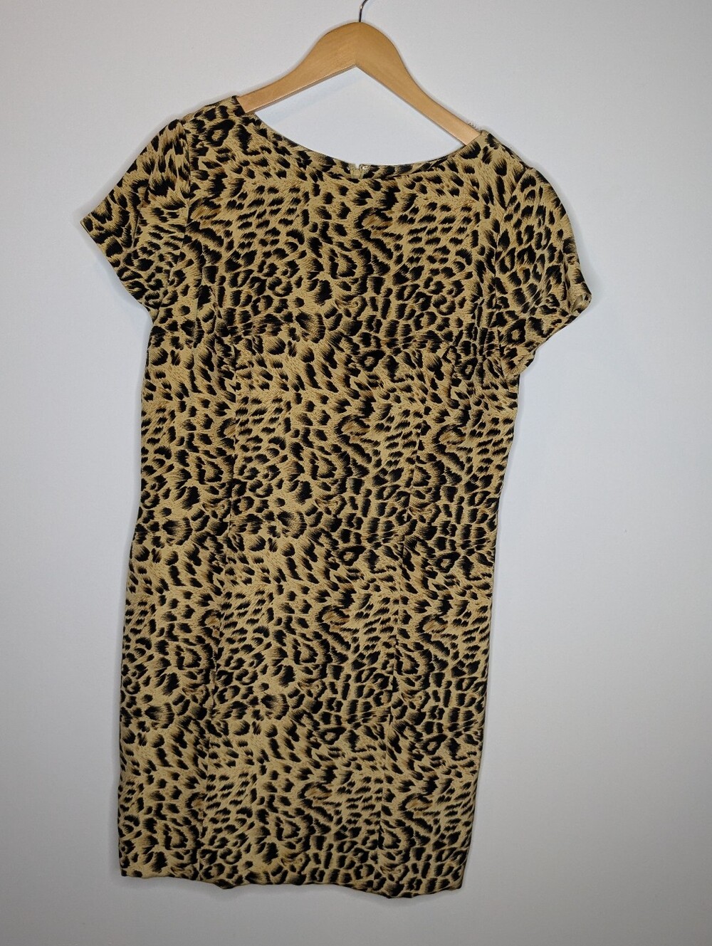 Vintage Silk Leopard Print Short-Sleeve Shift Dress in Tan and Black Size 10